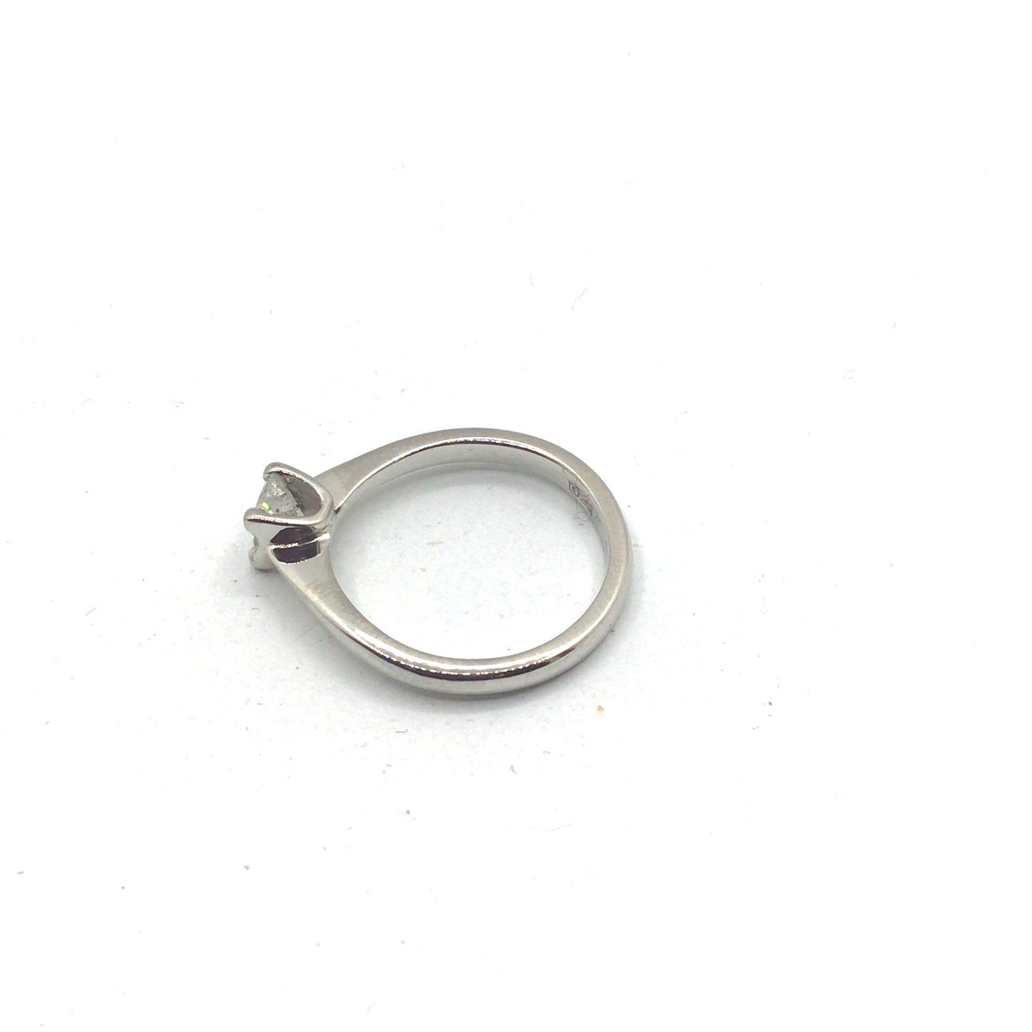 000709- platinum dia ring