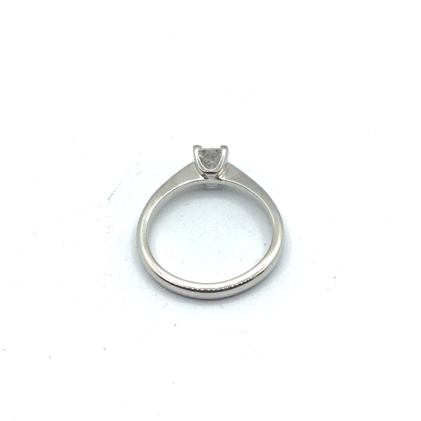 000709- platinum dia ring