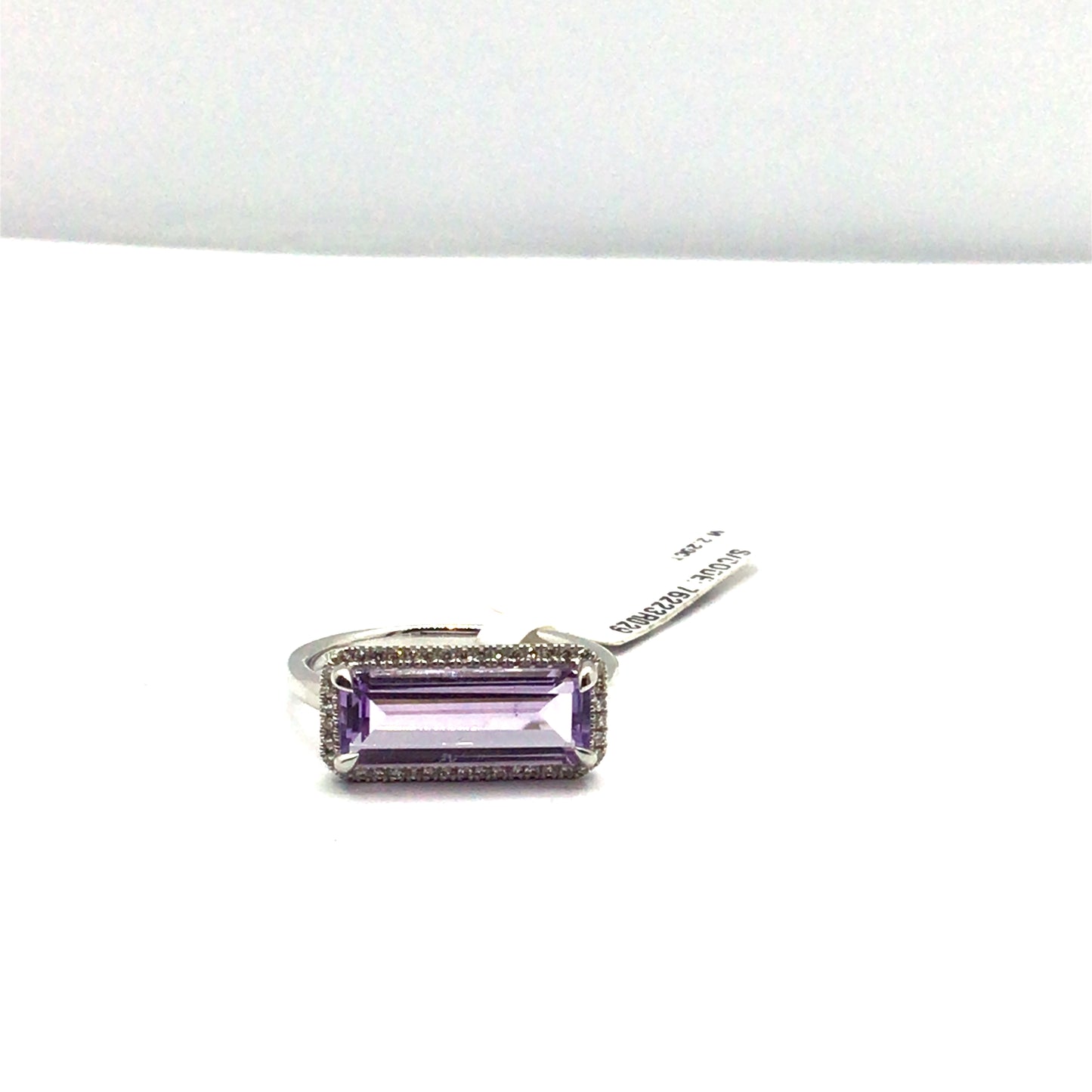 9ct White Gold Rectangular Amethyst and Diamonds Ring
