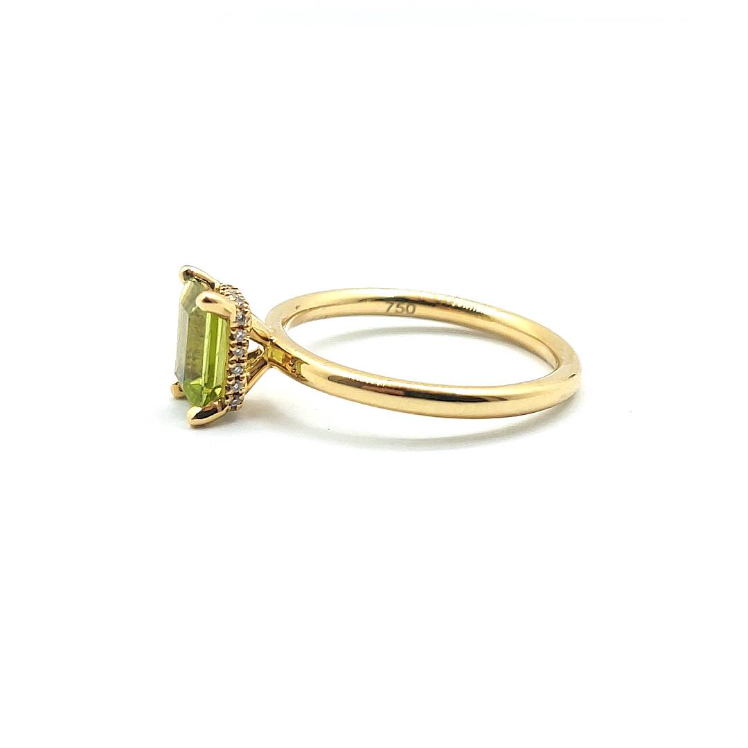 18ct Yellow Gold Diamond and Peridot Emerald Cut Ring