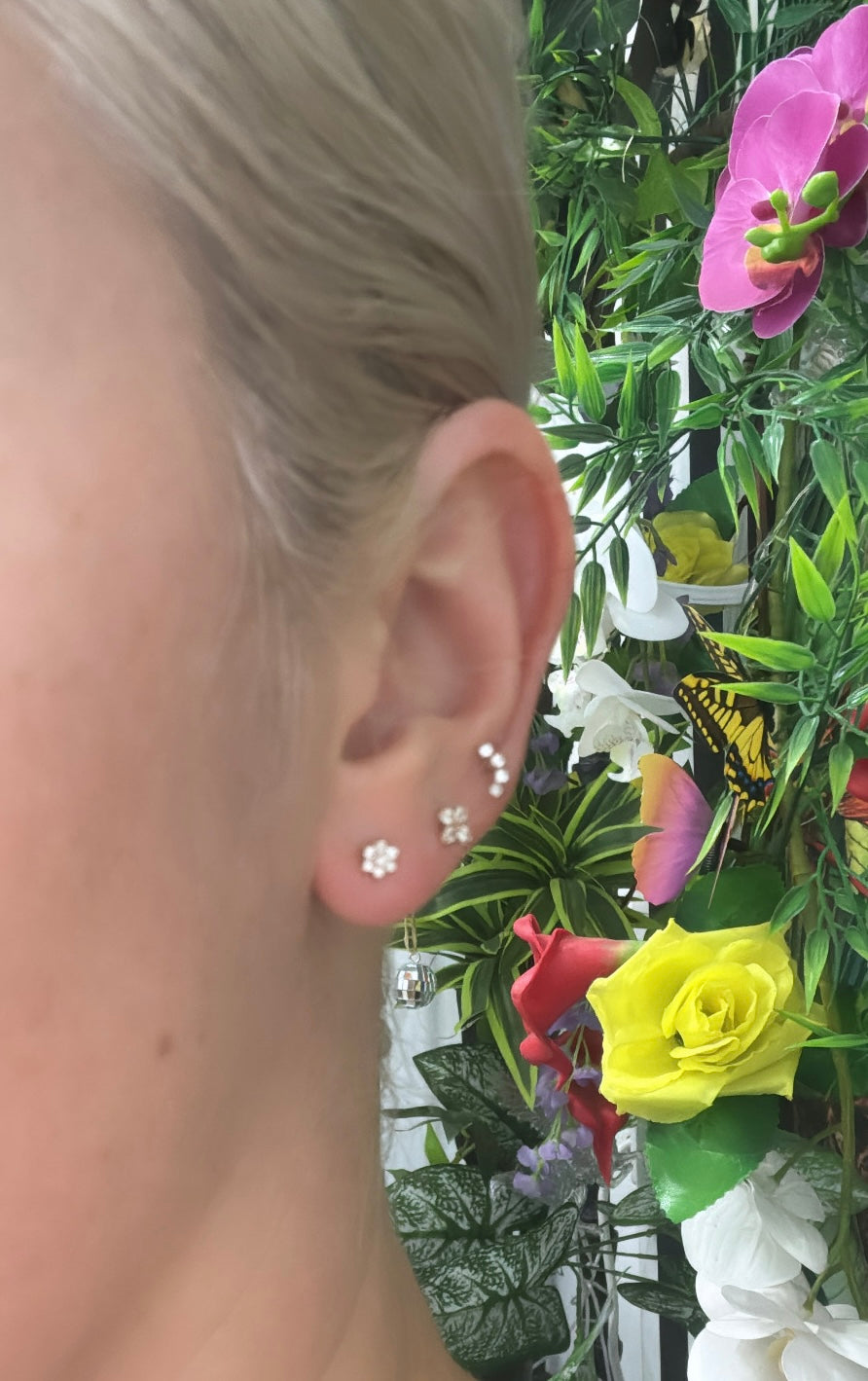 6 Petal Flower Diamond Cluster Earrings, 0.14cts in 18ct Yellow Gold with Screw Backs