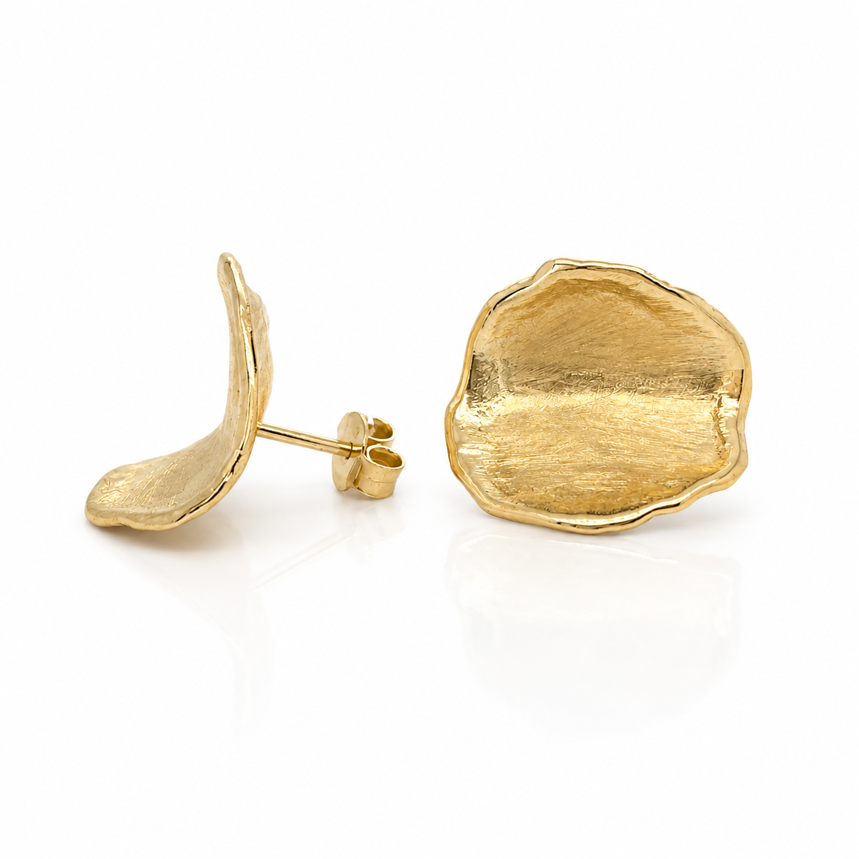 Curved Disc Stud Earrings Goldplated