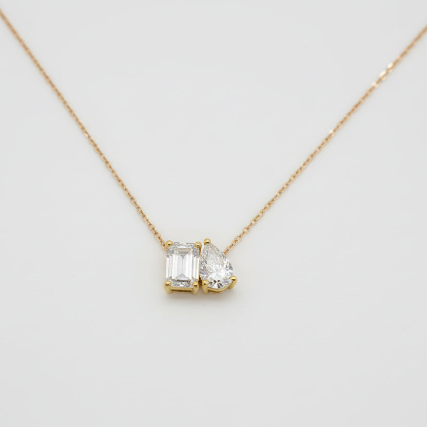 18ct yellow gold pear/emerald cut necklace