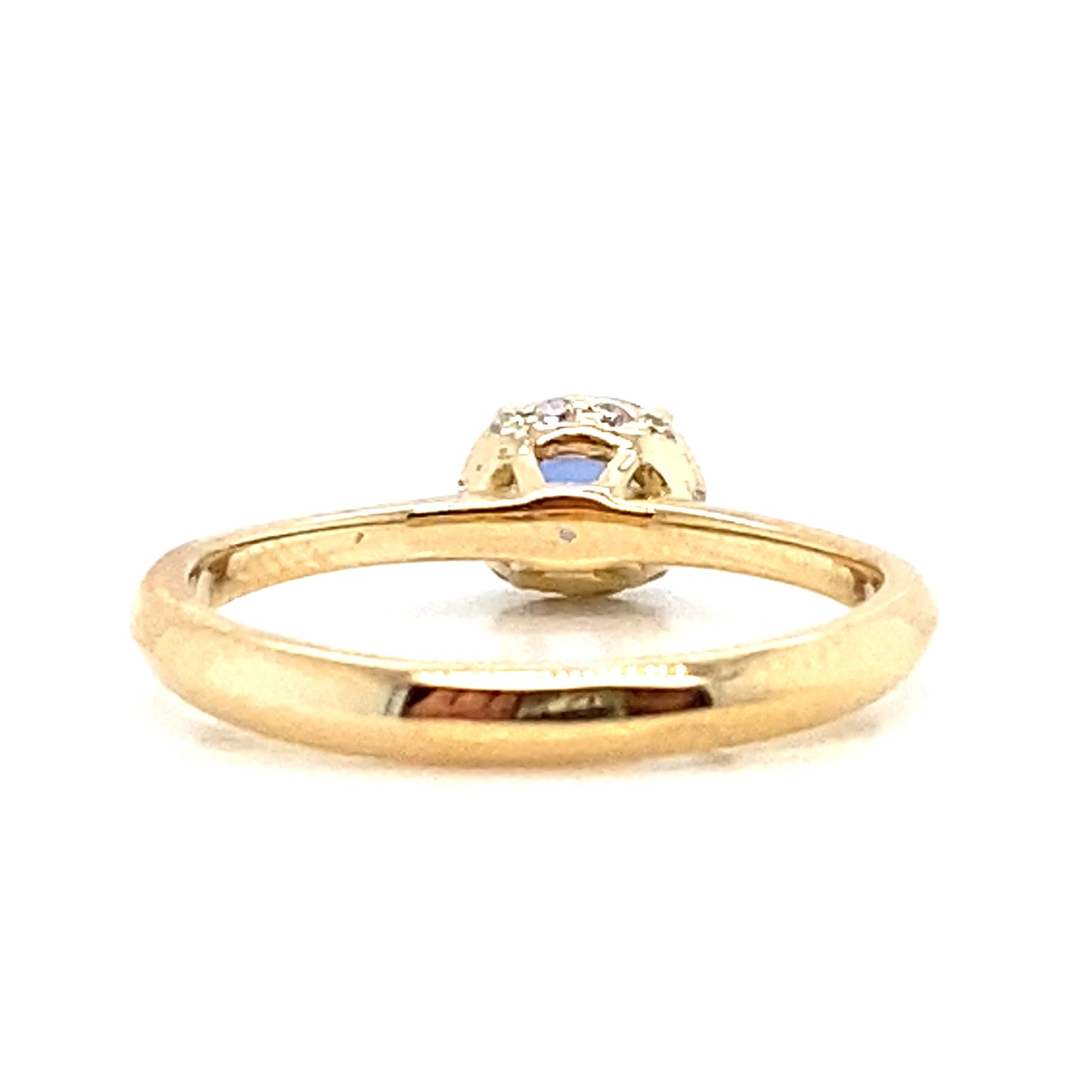 000904 - Valuation - 18ct yellow gold oval Sapphire ring with hidden diamond halo