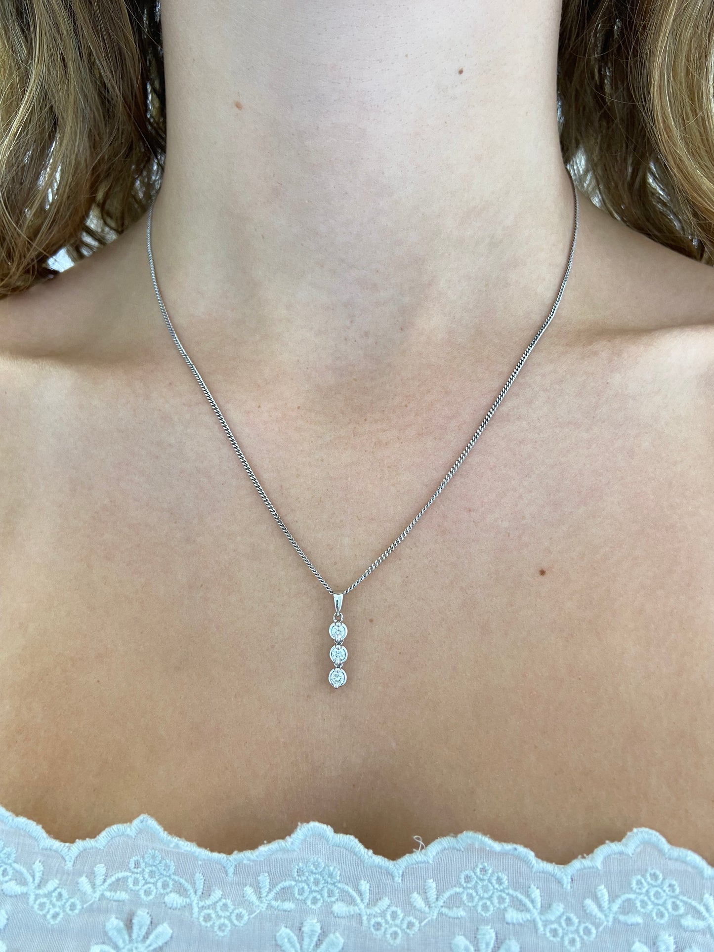18ct Setting White Gold Diamond Trilogy Drop Necklace