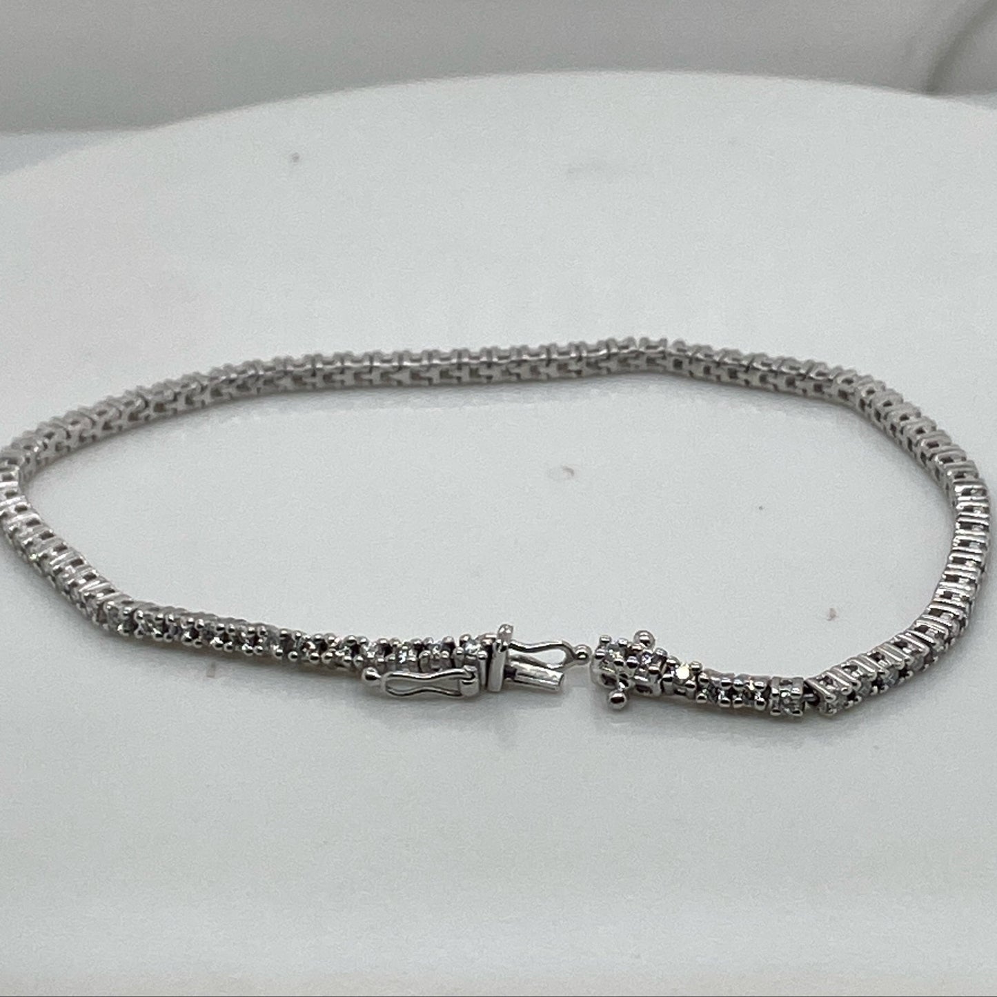 001785 Repair - 9ct White gold tennis bracelet with white stones, soldered the broken link