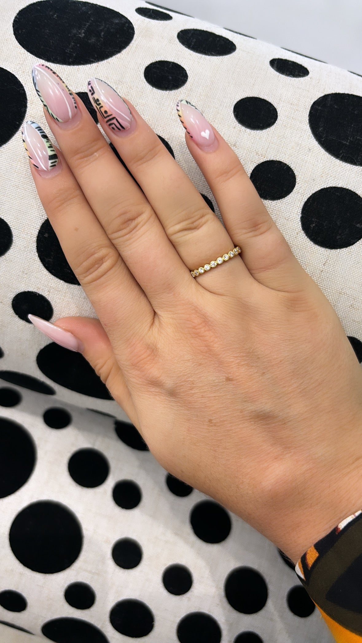 Natural Round Brilliant Cut Diamond 1/2 Eternity Scallop Set Millgrain Ring in 18ct Gold