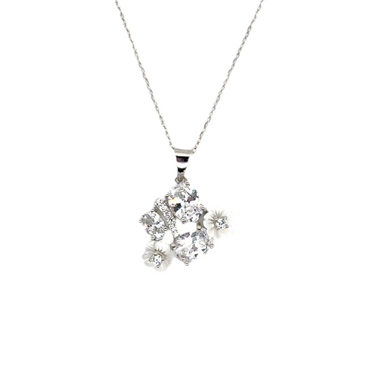 White flower and cubic zirconia set 925 silver