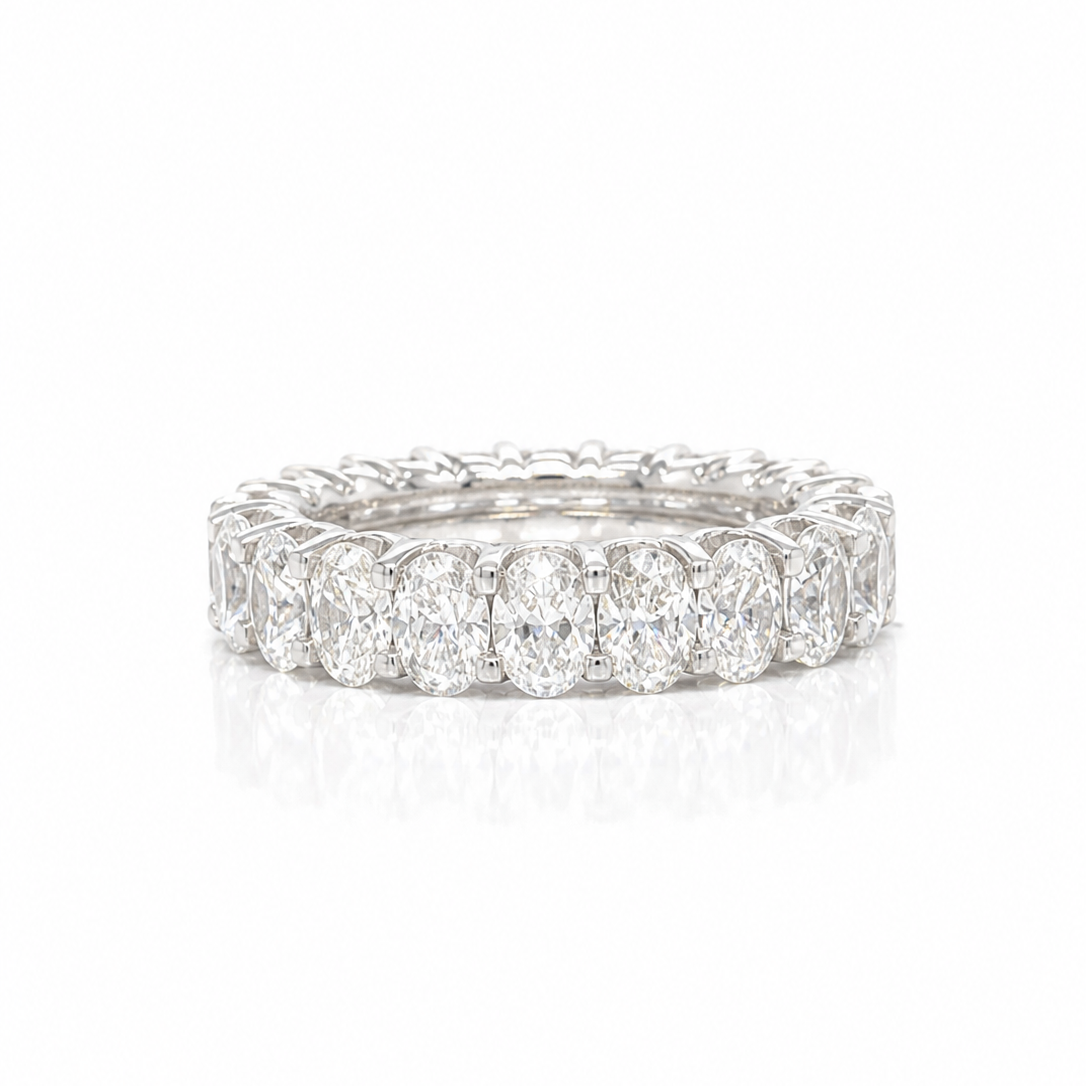 Full eternity ring in 18ct gold 5.25cts Oval brilliant  cut Diamonds
