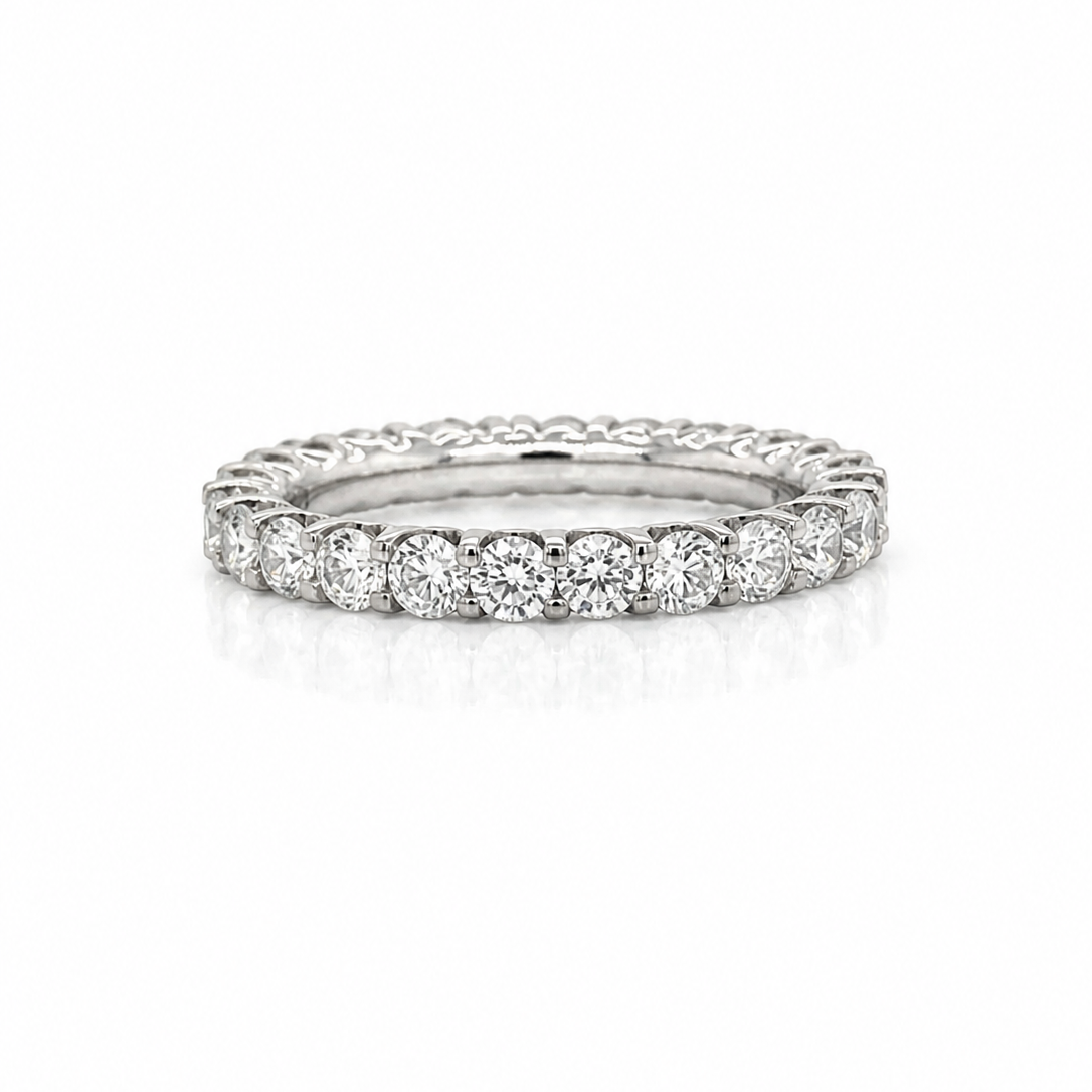 Full eternity ring in 18ct gold 2.15cts Round brilliant Diamonds