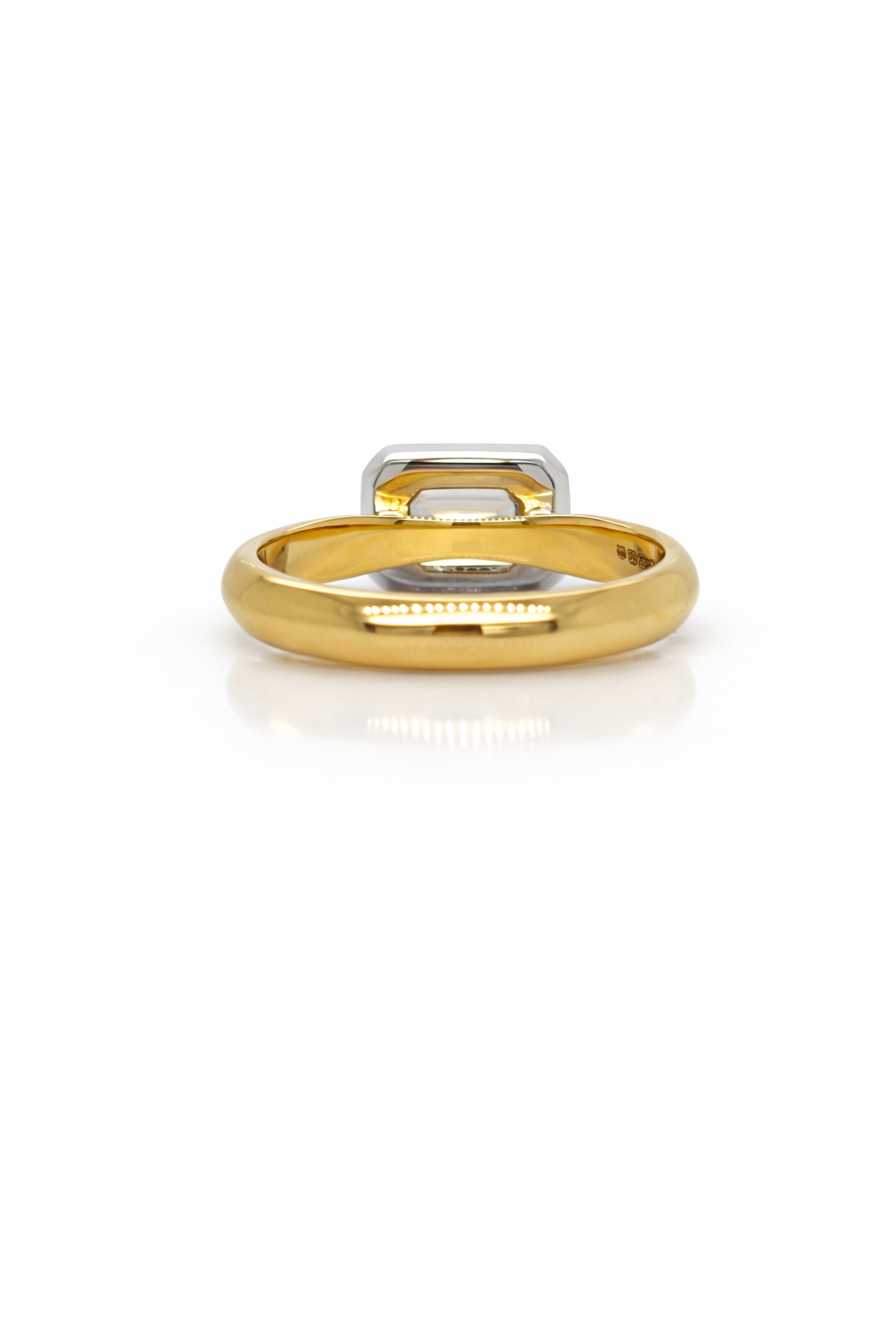 Monroe’s 1.01ct Emerald Cut Lab Grown Diamond Bezel Set Ring in 9ct Yellow Gold