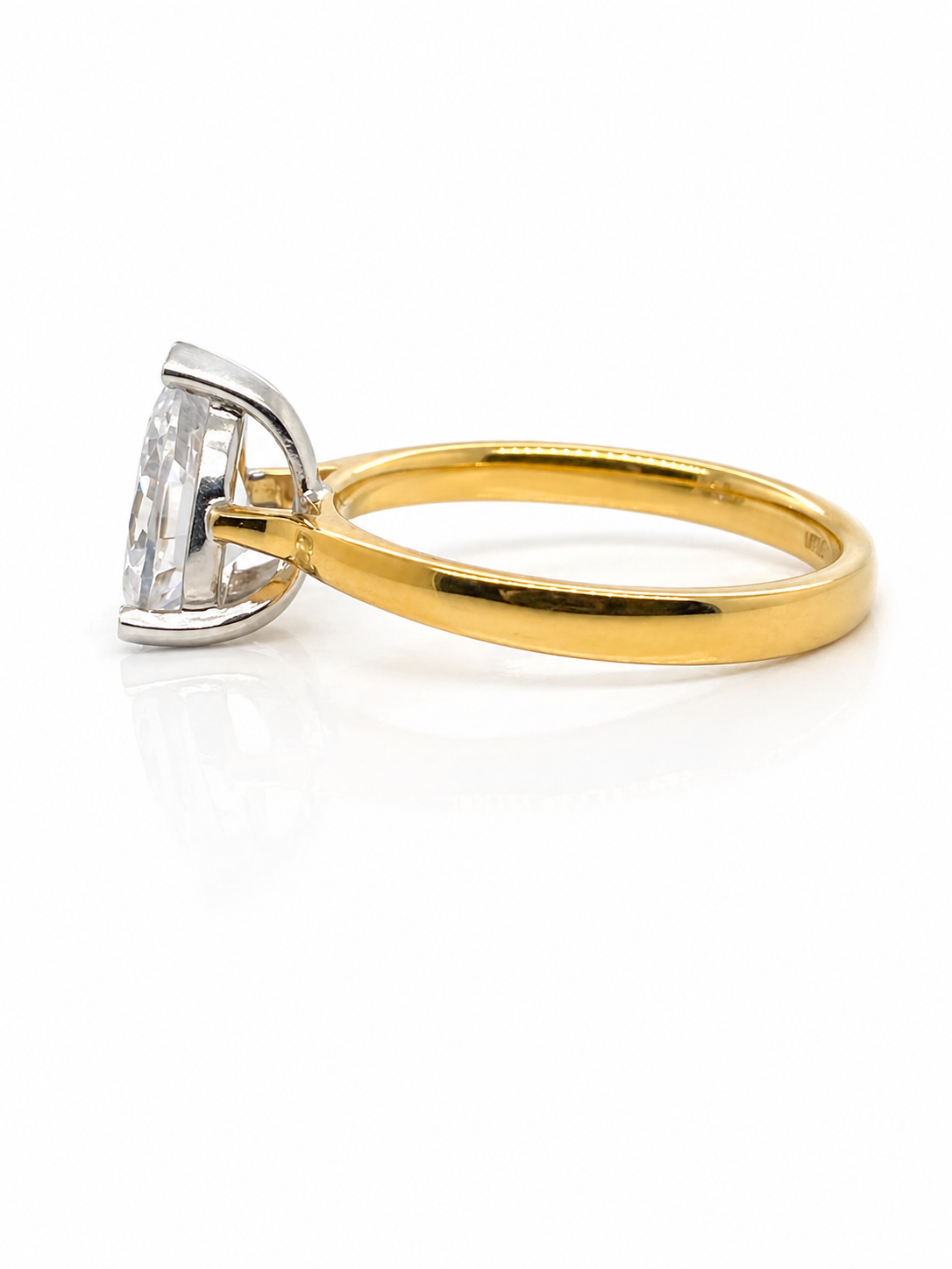 Pear Cut Solitare Diamond Engagement Ring