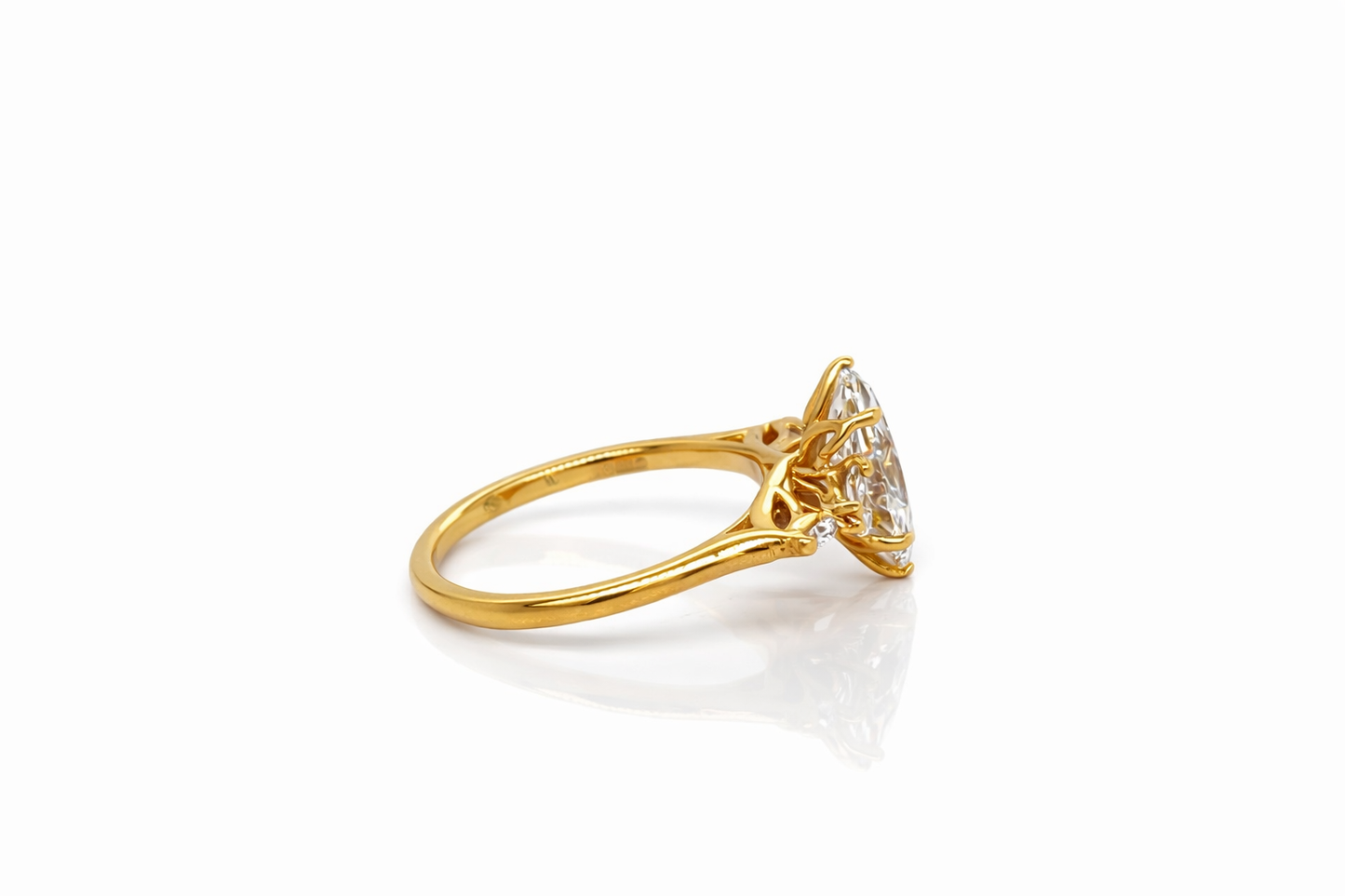 Monroes 'Fairytale' 1.40cts Lab Grown Marquise Engagement Ring
