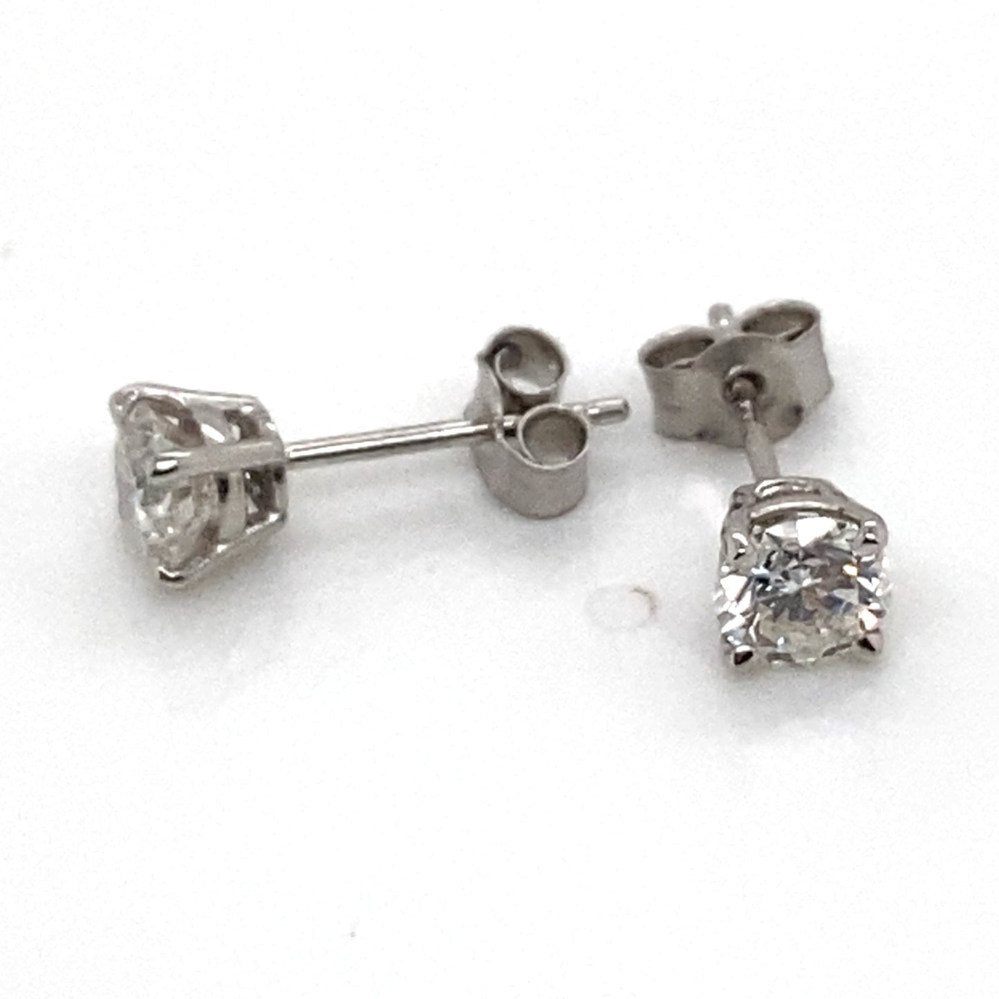 Natural 1.03 ct Brilliant Cut Diamond Earrings in Platinum