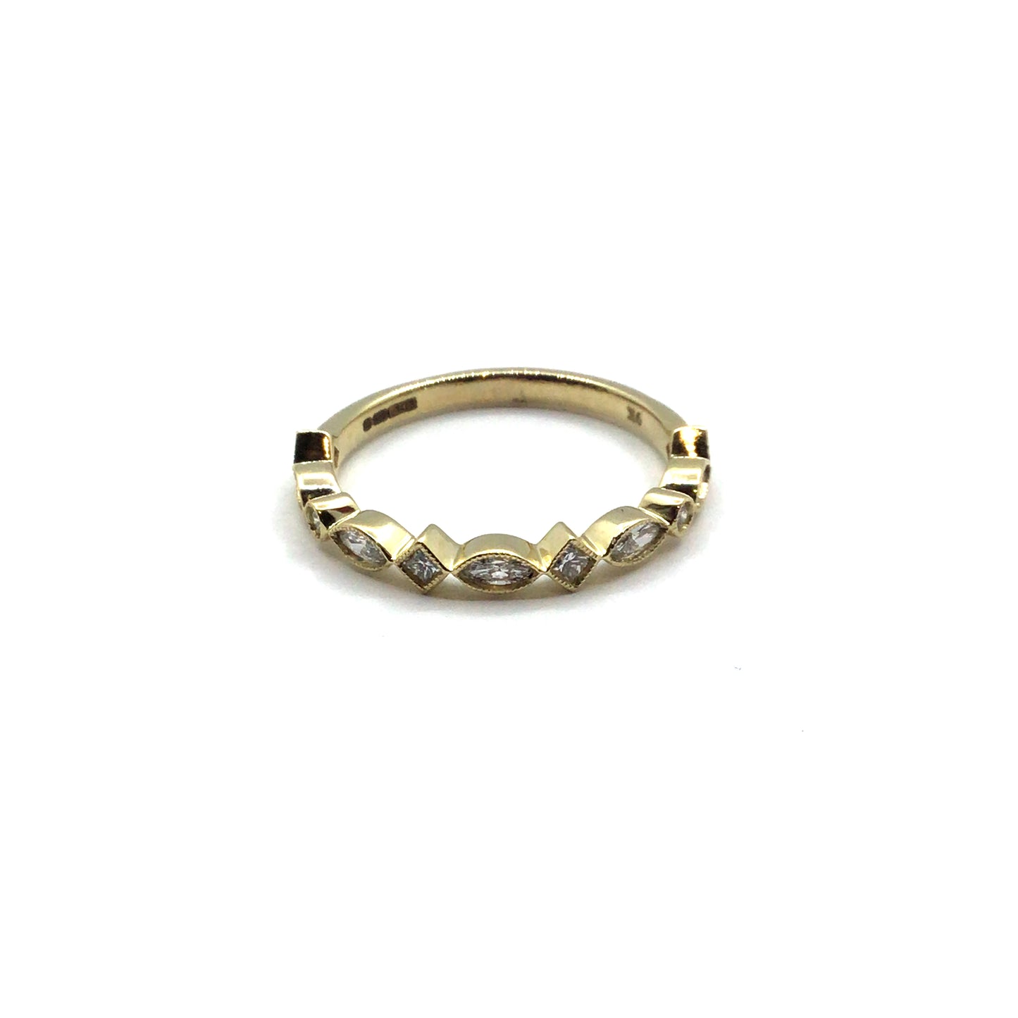 9ct yellow gold round/princess/marquise cut diamond ring