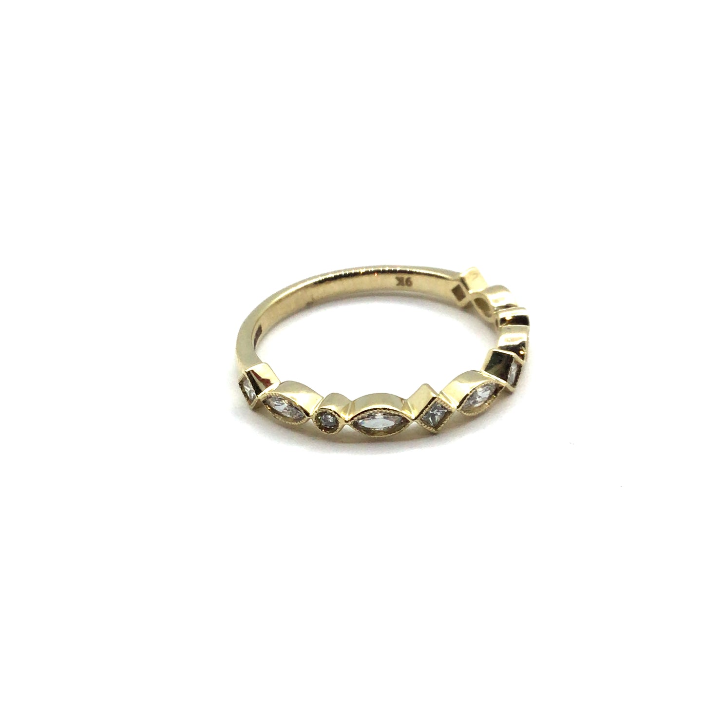 9ct yellow gold round/princess/marquise cut diamond ring