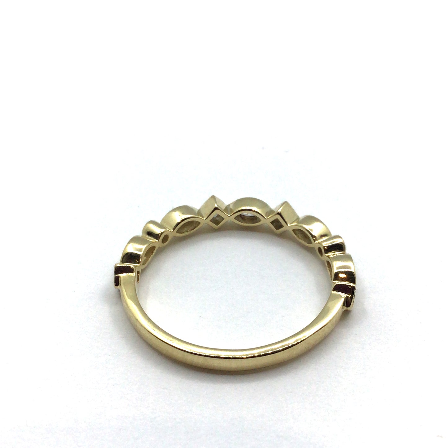 9ct yellow gold round/princess/marquise cut diamond ring