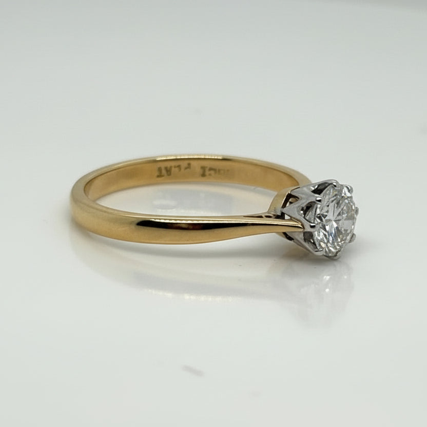 Vintage Round Brilliant Solitaire Diamond Ring in 18ct Yellow Gold